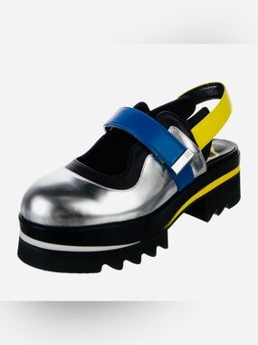 iRi Leather slingback chunky sole Pristine  pictures are of the shoes for sale.